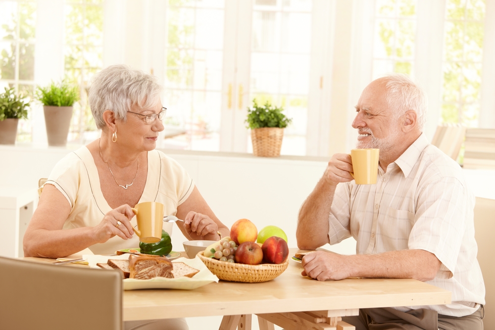 CÚANTAS CALORÍAS NECESITAN LOS ANCIANOS